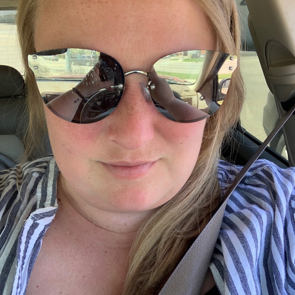 Meet your Posher, Hayley